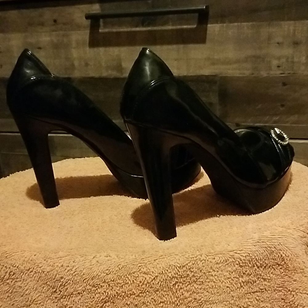 Guess heels
